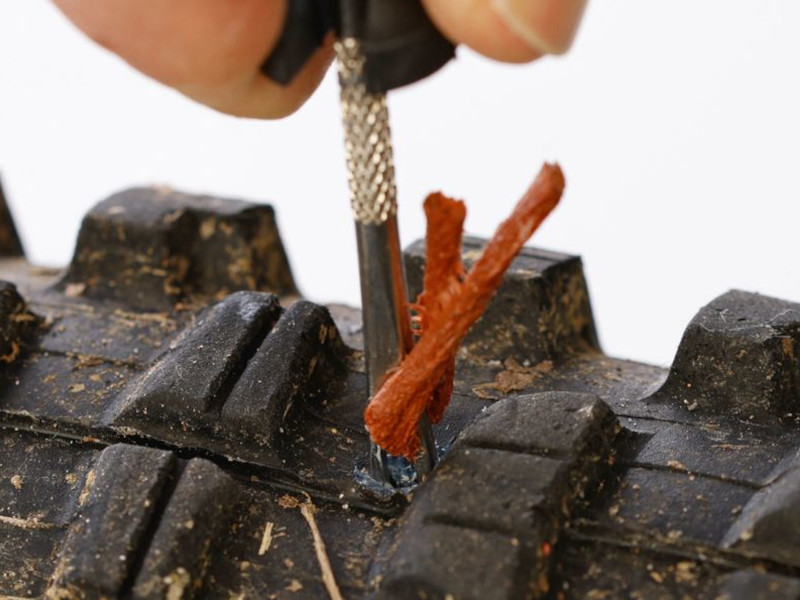 Cómo reparar un pinchazo en tubeless