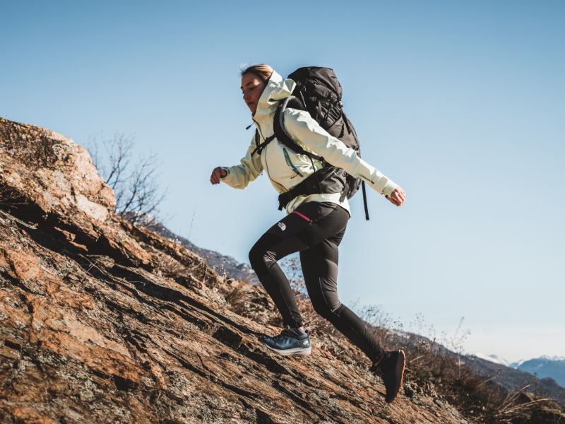 Pantalón resistente y ligero para caminatas y treks para Hombre