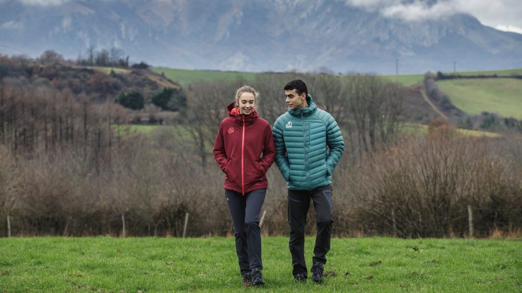 Chaqueta novedosa con capucha Powder Lite™ para niño