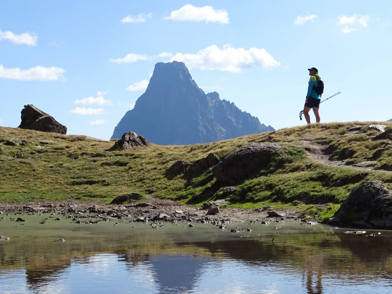 tomada desde España al majestuoso Pic du Midi d’Ossau, Francia