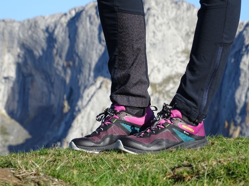 Las Merell MQM 3 Gore-Tex son unas zapatillas de Trekking ligeras y  resistentes ideales para caminar y correr