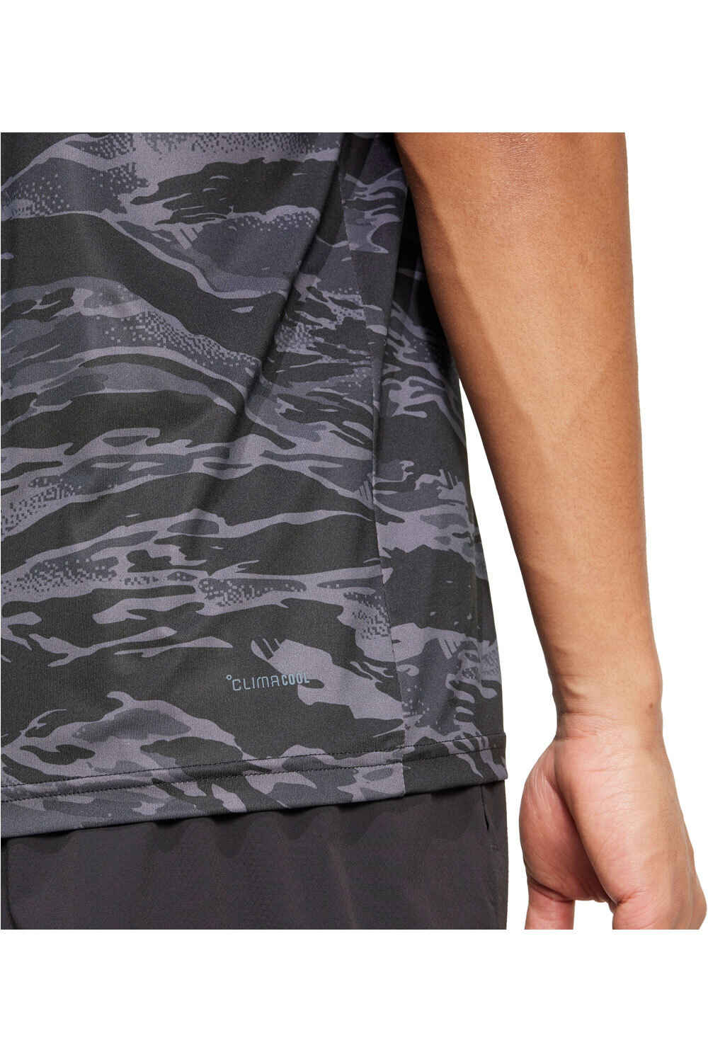 adidas camiseta fitness hombre CAMO AOP TEE 03