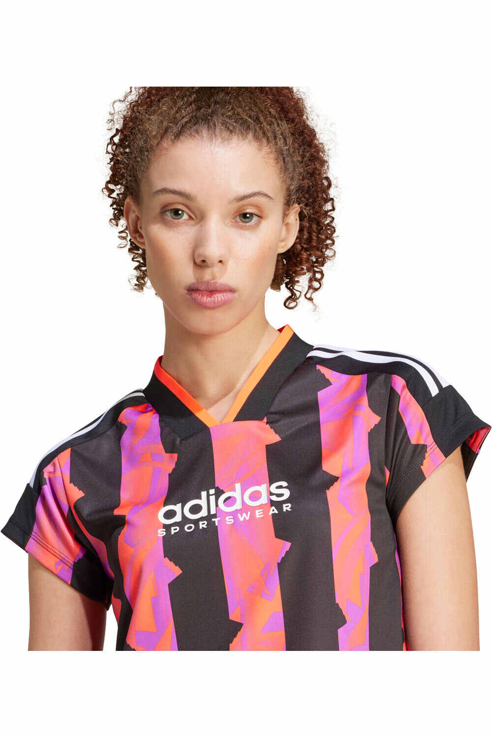 adidas camiseta manga corta mujer W TIRO Q3 AOP T vista detalle