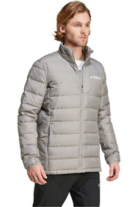 adidas chaqueta outdoor hombre MT DOWN JACKET vista detalle