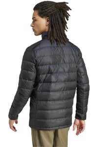 adidas chaqueta outdoor hombre MT DOWN JACKET vista trasera