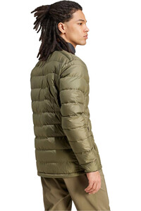 adidas chaqueta outdoor hombre MT DOWN JACKET vista trasera