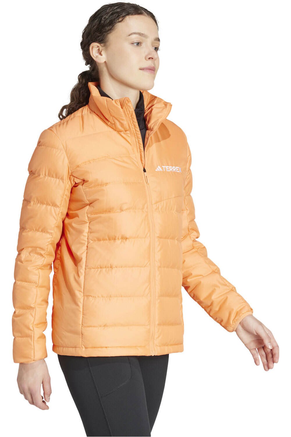 adidas chaqueta outdoor mujer W MT DOWN JKT vista detalle