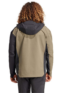 adidas chaqueta softshell hombre MT SOSH JA vista trasera