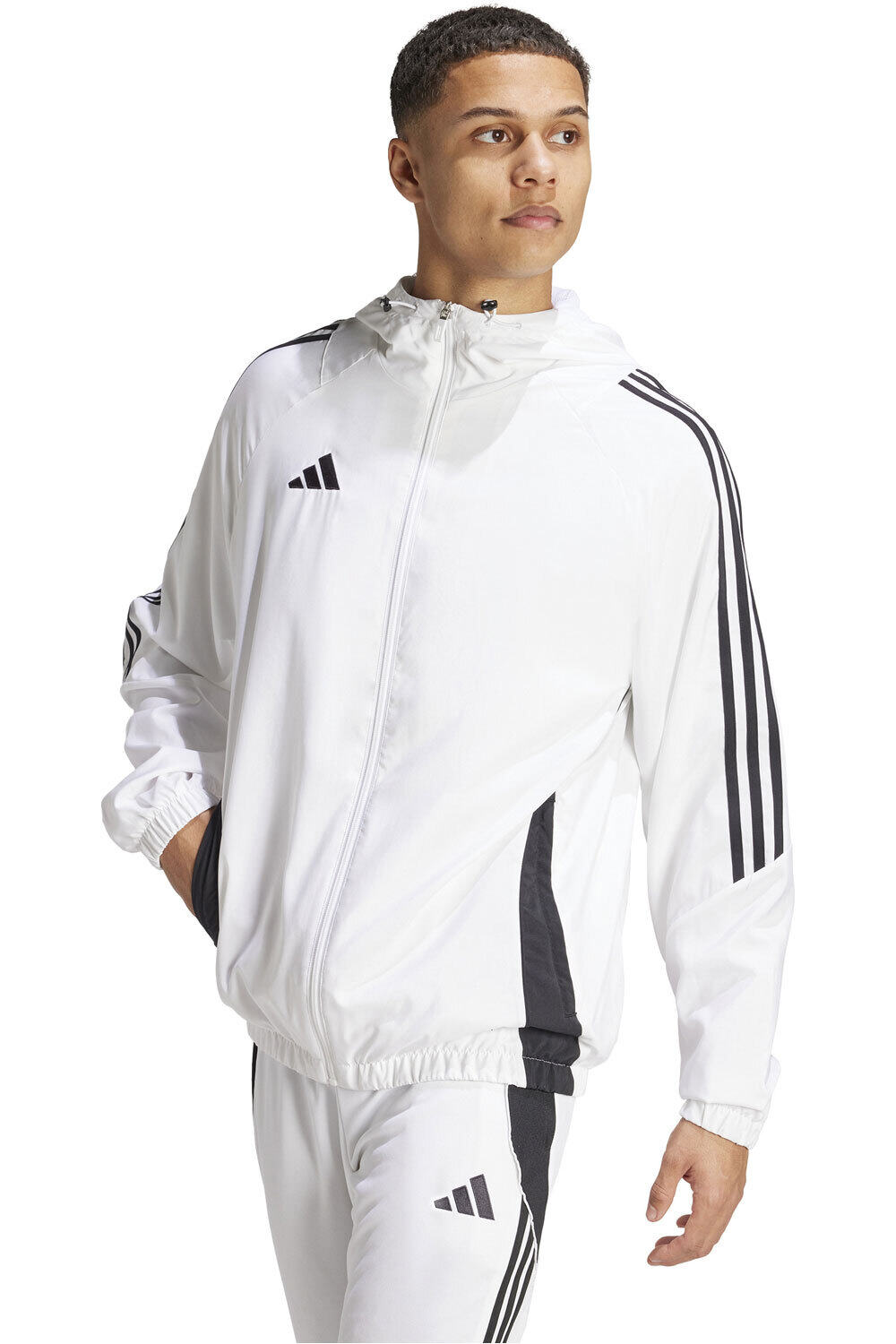 adidas chubasqueros y chaquetones entrenamiento fútbol TIRO24 WB vista frontal