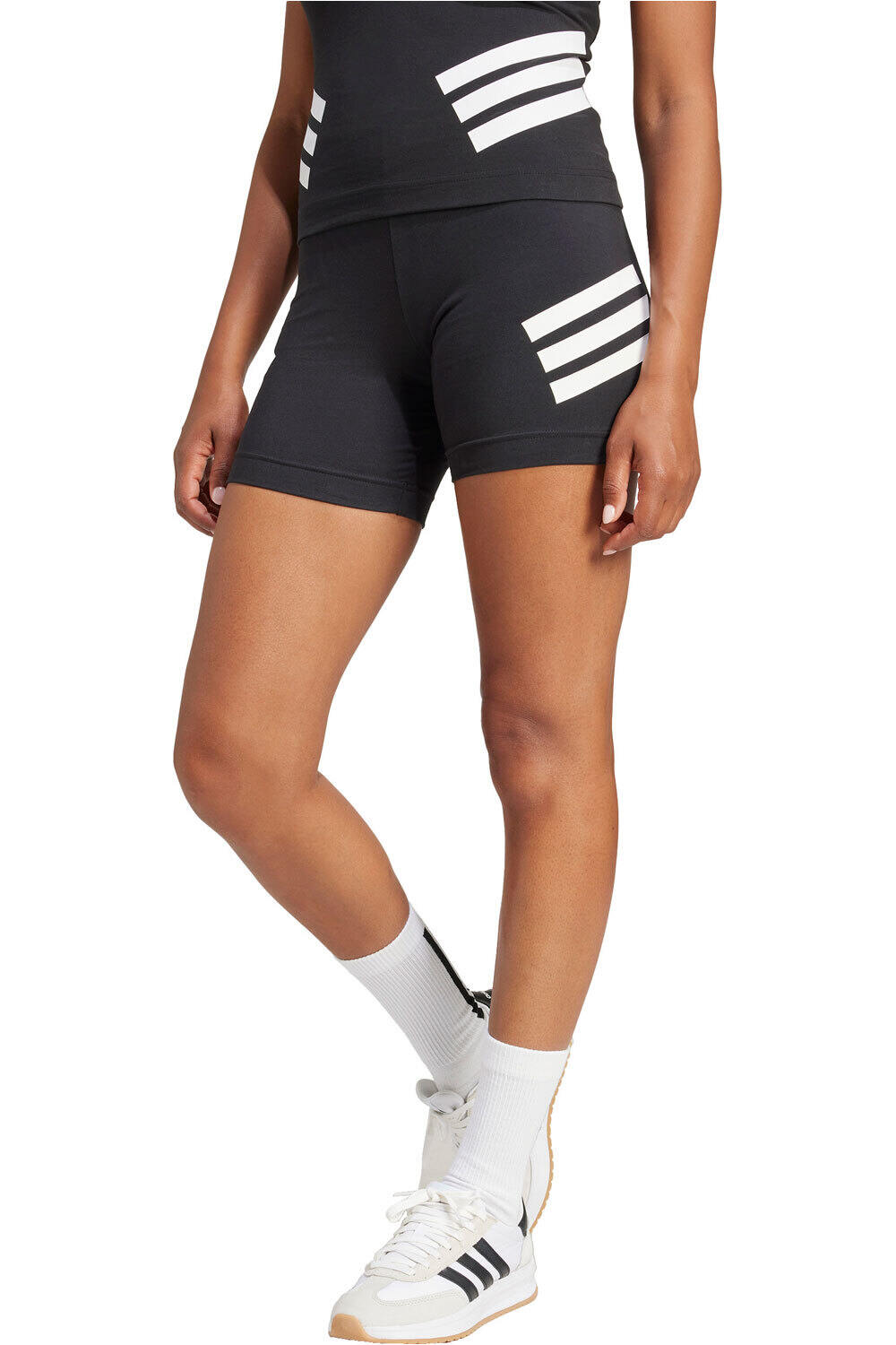 adidas Malla Corta Mujer W FI 3S BIKER vista frontal