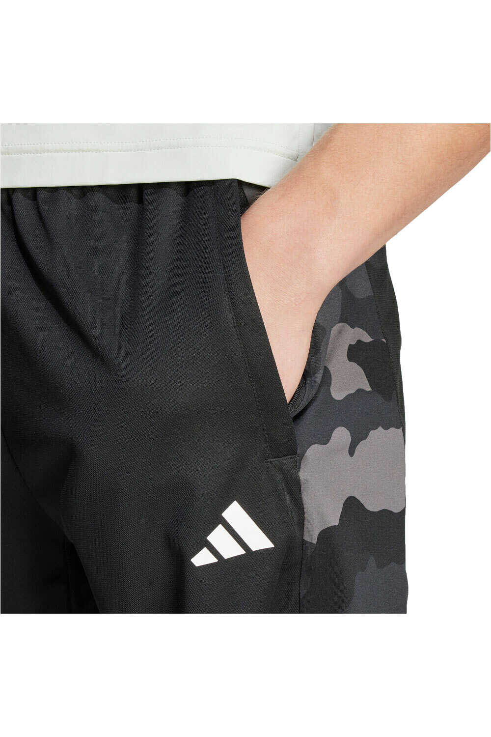 adidas pantalón corto fitness hombre CAMO SHORT vista detalle