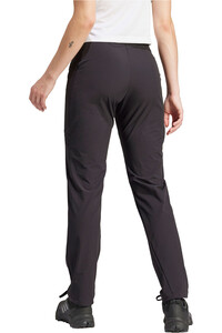 adidas pantalón montaña mujer W XPERIOR PANTS vista trasera