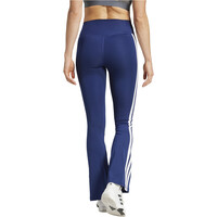 adidas pantalones y mallas largas fitness mujer OPT ESS 3S FLAR vista trasera