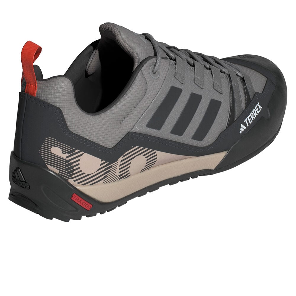 adidas zapatilla trekking hombre TERREX SWIFT SOLO 2 vista trasera