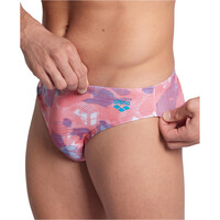 Arena bañador natación hombre BAADOR SWIM BRIEFS ALLOVER vista detalle