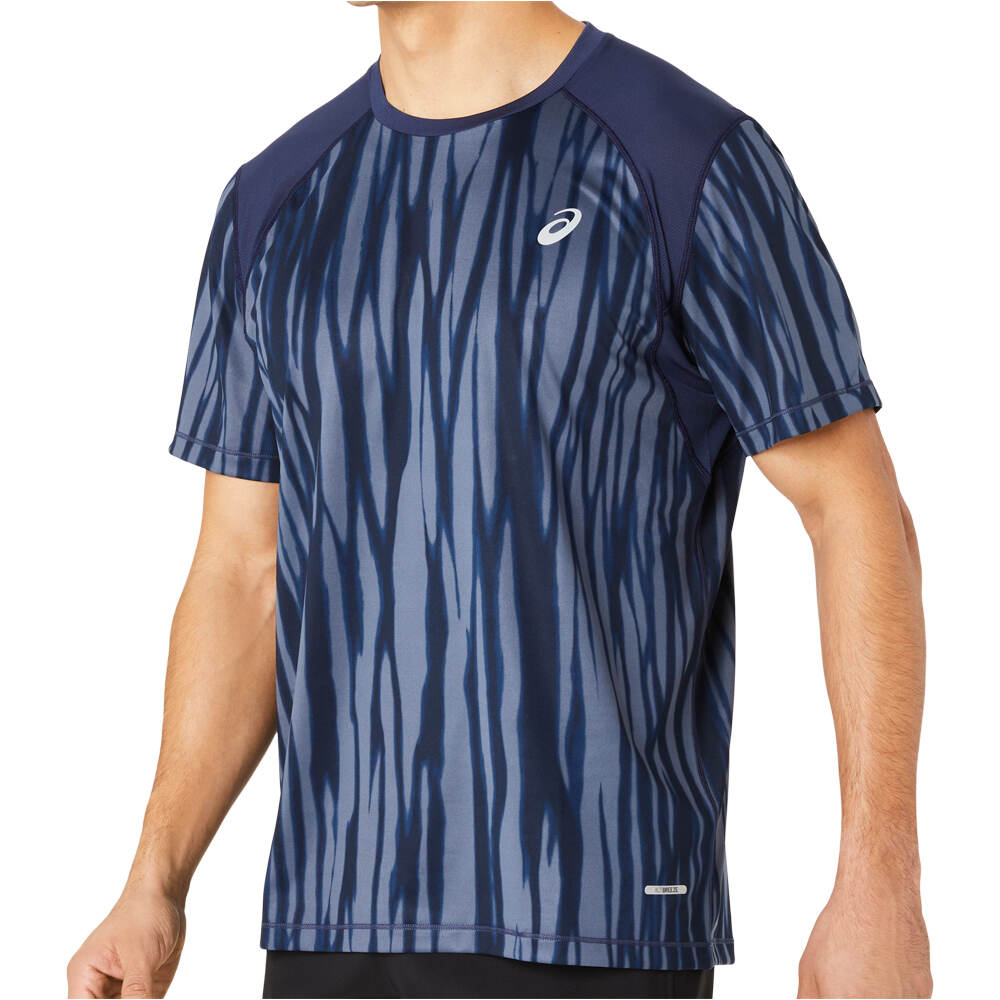 Asics camiseta técnica manga corta hombre ROAD ALL OVER PRINT SS TOP vista detalle