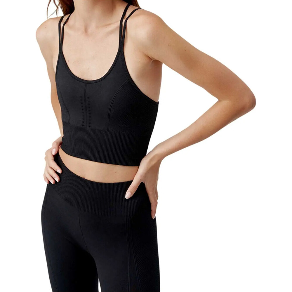 Born Living Yoga Sujetador Yoga Top India vista frontal