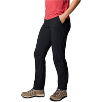 Columbia pantalón montaña mujer Leslie Falls Pant II vista detalle