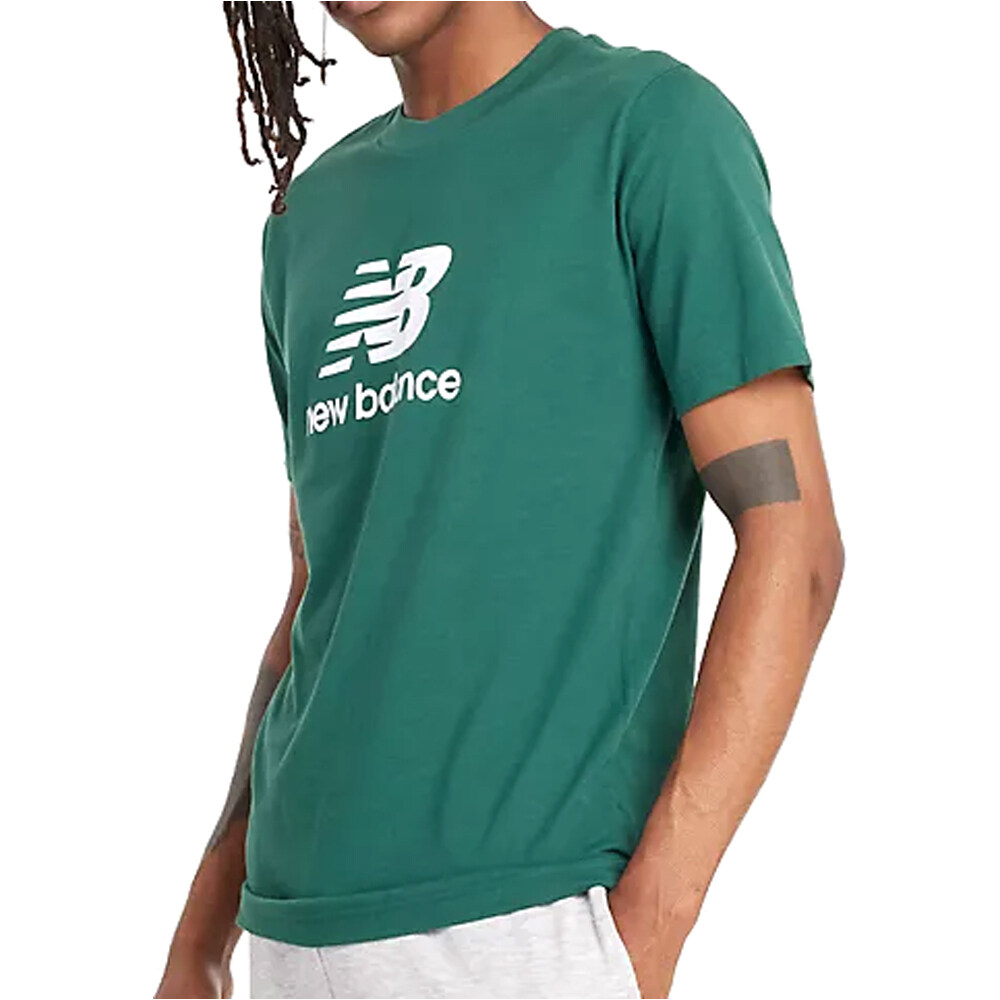 New Balance camiseta manga corta hombre Sport Essentials Logo T-Shirt vista frontal