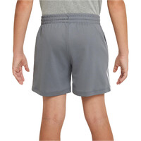 Nike bermuda niño B NK DF MULTI+ SHORT HBR vista trasera