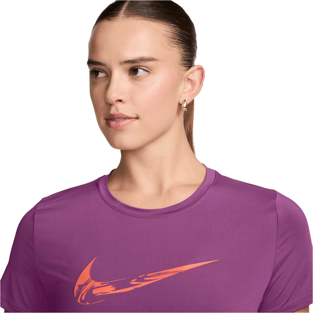 Nike camiseta entrenamiento manga corta mujer W NK ONE SWOOSH HBR DF SS TOP vista detalle