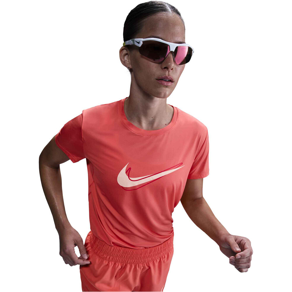 Nike camiseta entrenamiento manga corta mujer W NK ONE SWSH HBR DF SS TOP vista detalle