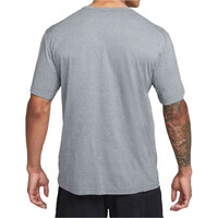 Nike camiseta fitness hombre M NK DF UV HYVERSE SS vista trasera