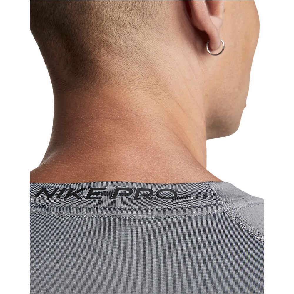 Nike camiseta fitness hombre M NP DF TIGHT TOP SS 04