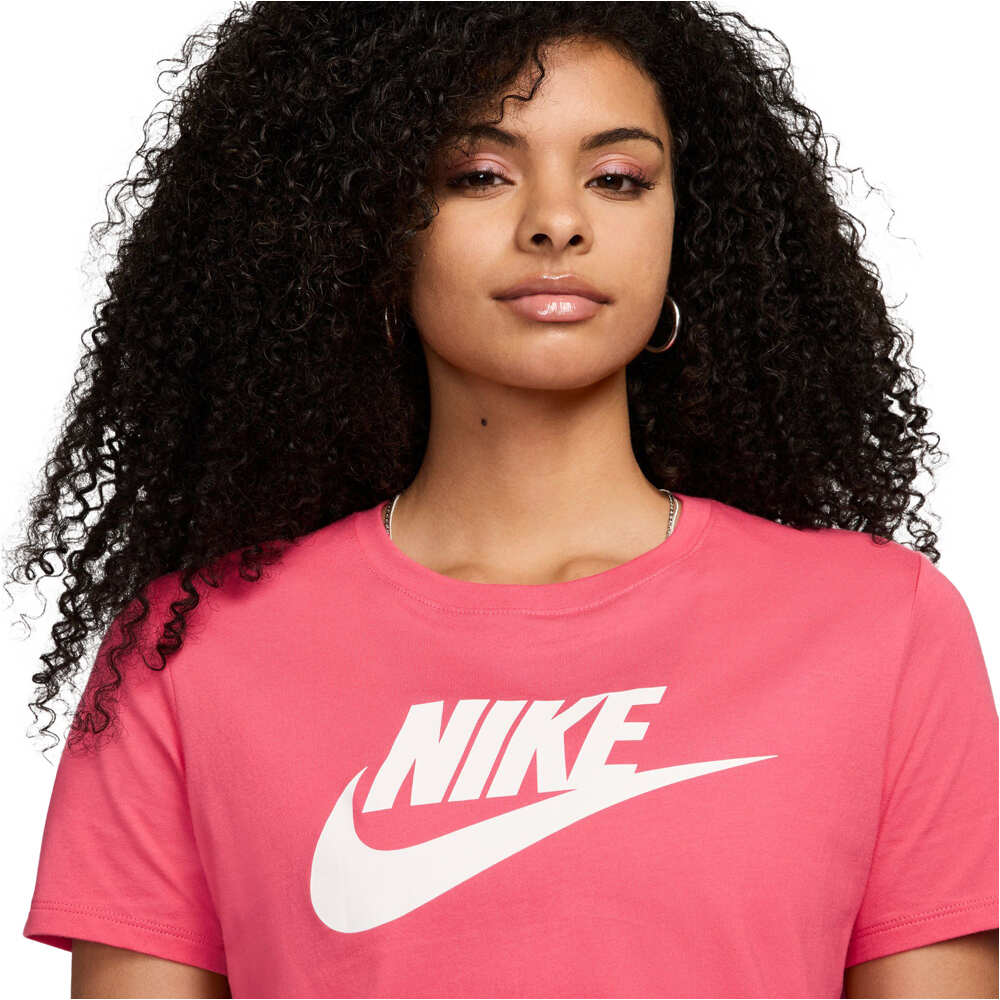 Nike camiseta manga corta mujer W NSW CLUB SS TEE ICN FTRA vista detalle