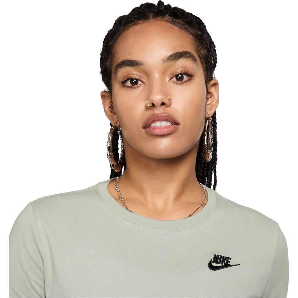 Nike camiseta manga corta mujer W NSW CLUB SS TEE vista detalle