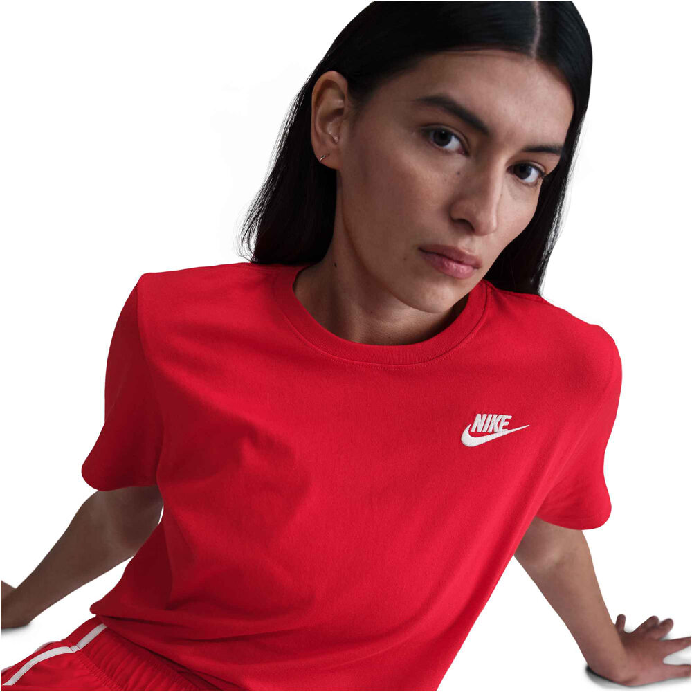 Nike camiseta manga corta mujer W NSW CLUB SS TEE vista detalle