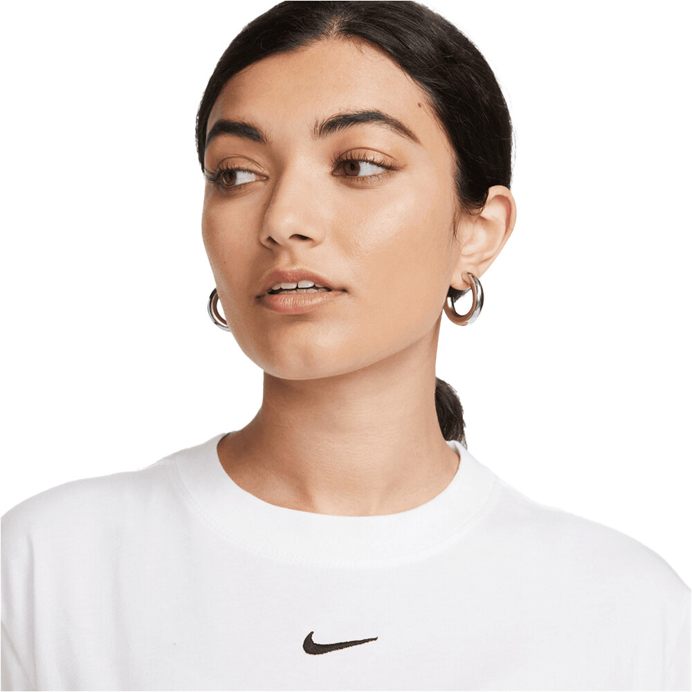 Nike camiseta manga corta mujer W NSW TEE ESSNTL LBR vista detalle