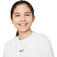 Nike camiseta manga corta niña G NSW TEE BOXY ESSNTL LBR vista detalle