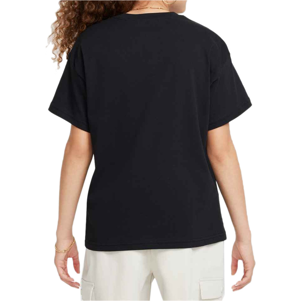 Nike camiseta manga corta niña G NSW TEE BOY ESSNTL LBR vista trasera