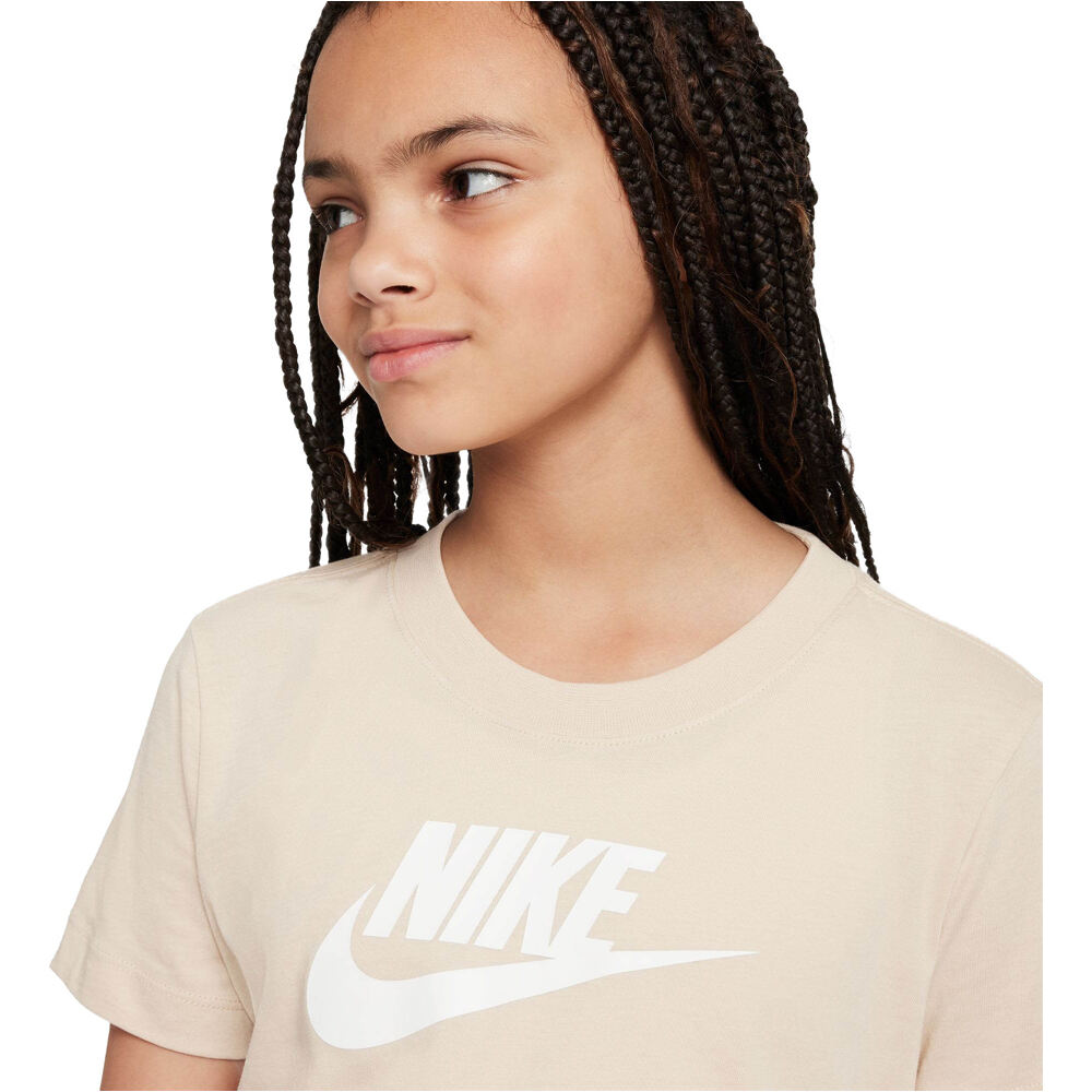 Nike camiseta manga corta niña G NSW TEE CROP FUTURA HBR vista detalle