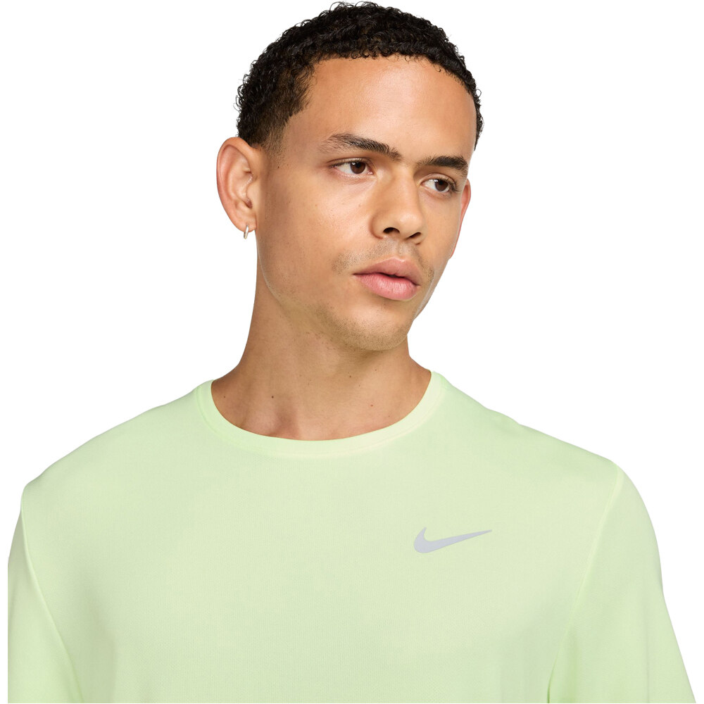 Nike camiseta técnica manga corta hombre M NK DF UV MILER SS vista detalle