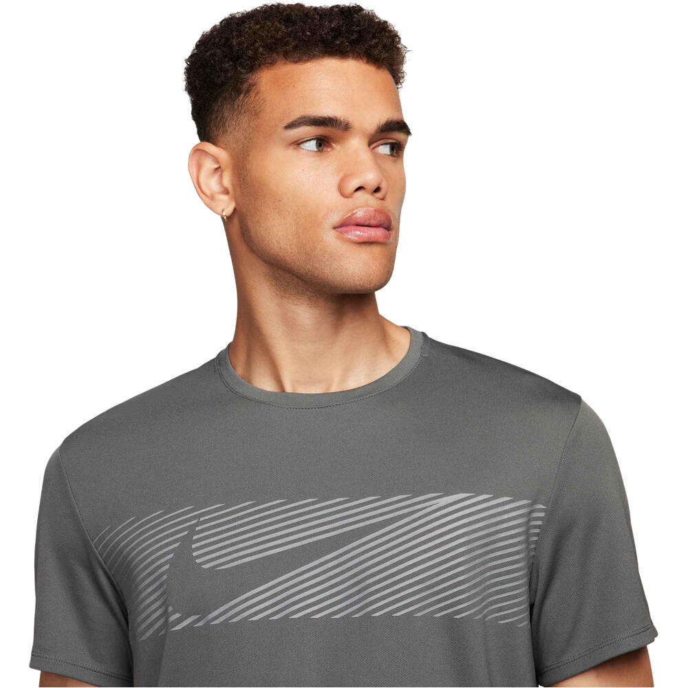 Nike camiseta técnica manga corta hombre M NK FLASH MILER TOP vista detalle