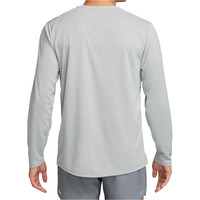 Nike camiseta técnica manga larga hombre M NK DF UV MILER TOP LS vista trasera