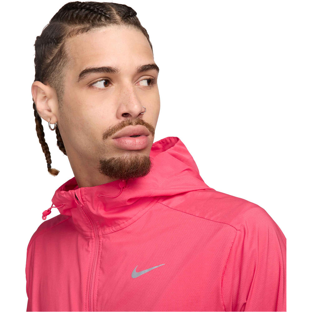 Nike CHAQUETA RUNNING HOMBRE M NK IMP LGHT WINDRNNER JKT vista detalle