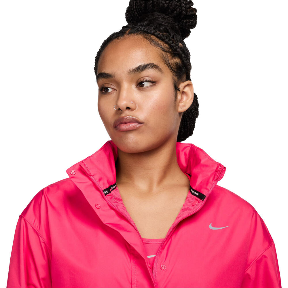 Nike CHAQUETA RUNNING MUJER W NK SWSH HBR FAST RPL JKT vista detalle