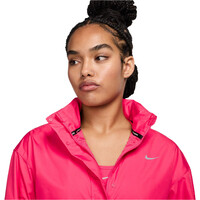 Nike CHAQUETA RUNNING MUJER W NK SWSH HBR FAST RPL JKT vista detalle