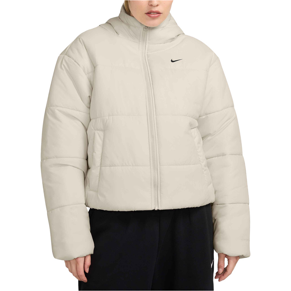 Nike chaquetas mujer W NSW TF SYNFL NK CLSC PFR vista frontal