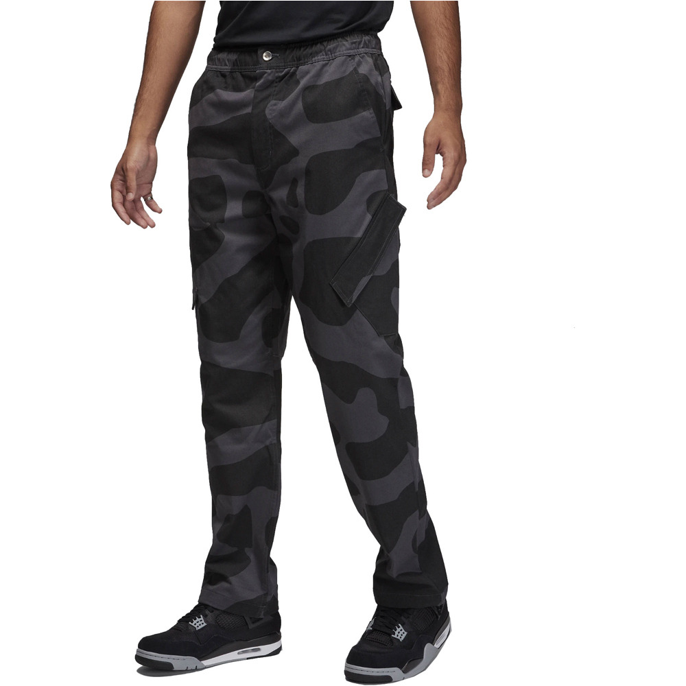 Nike pantalón hombre M J ESS STMT AOP CHI PANT vista frontal