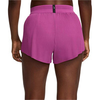 Nike pantalón running mujer W NK ARSWFT DFADV MR 3IN SHORT vista trasera