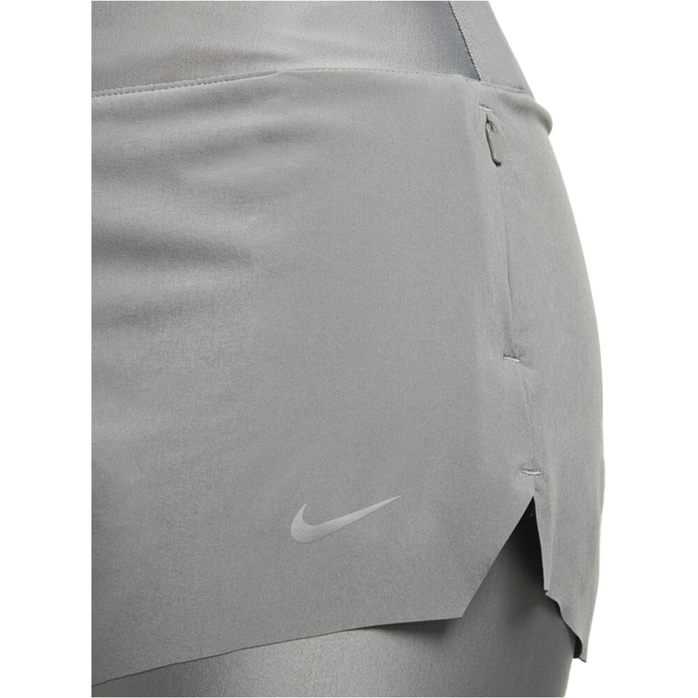 Nike pantalón running mujer W NK SWIFT DF MR 3IN 2N1 SHORT vista detalle