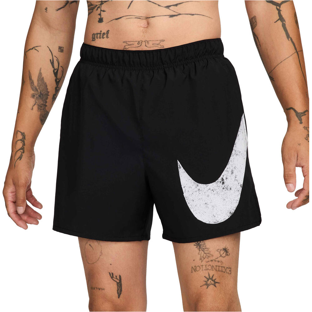 Nike pantaloneta técnica hombre M NK DF CHALLENGER SWOOSH 5IN vista frontal