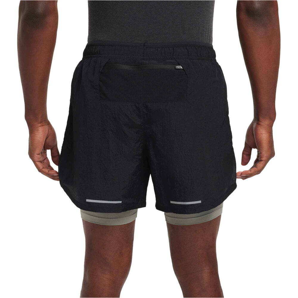 Nike pantaloneta técnica hombre M NK DF RPL RD STRD 5IN 2N1 SH vista trasera