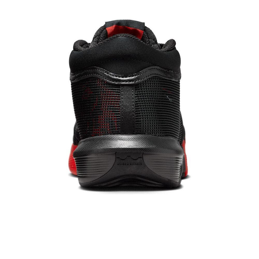 Nike zapatilla baloncesto LEBRON WITNESS 8 NERO vista trasera