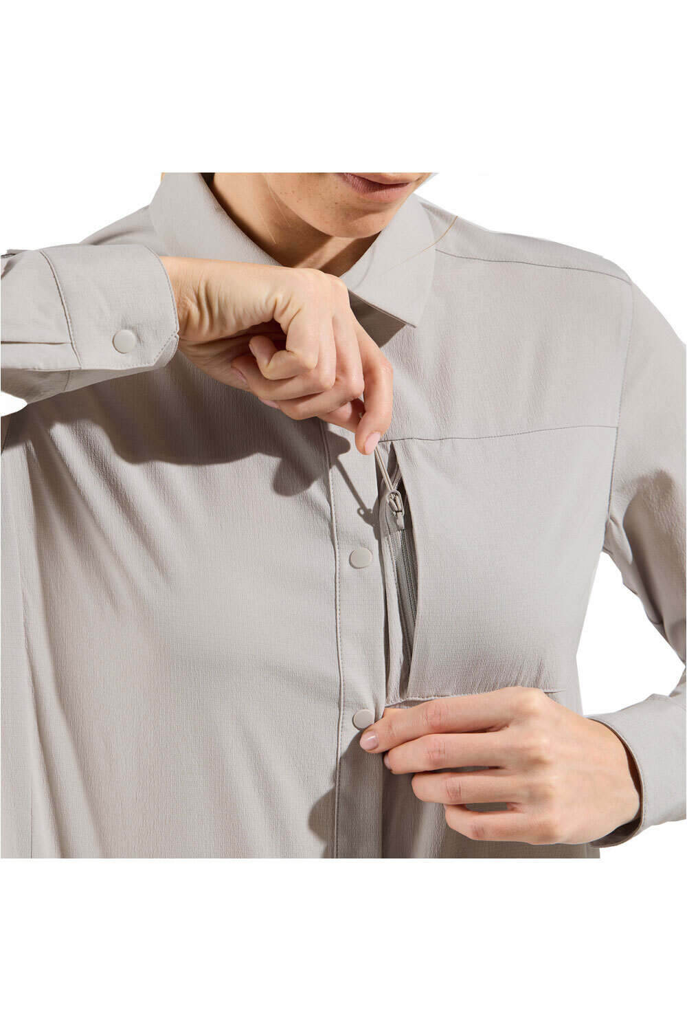 Odlo camiseta montaña manga larga mujer Shirt l/s ESSENTIAL vista detalle