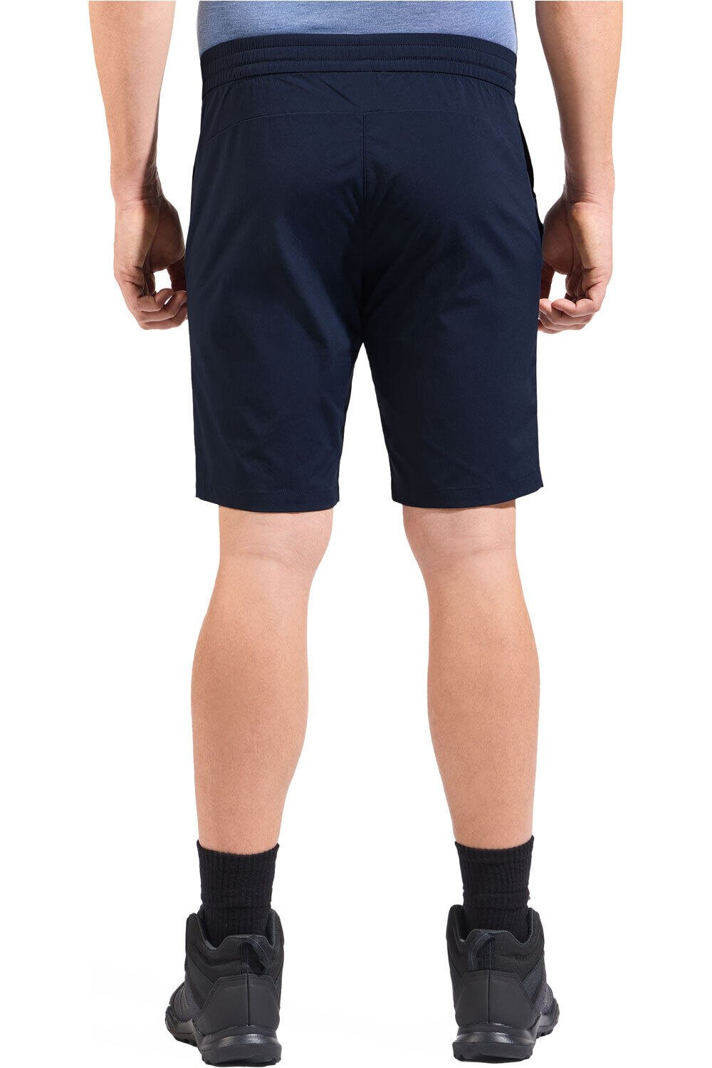 Odlo pantalón corto montaña hombre Short ESSENTIAL vista trasera